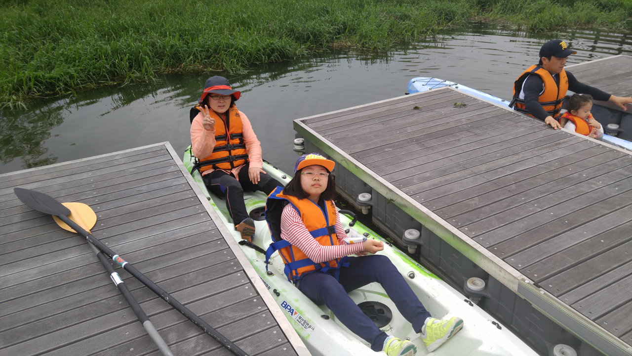 03 카약 탑승.jpg